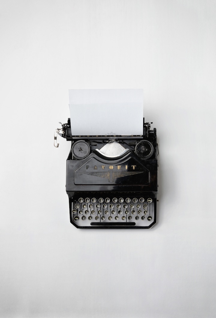 LJIZlzHgQ7WPSh5KVTCB_Typewriter